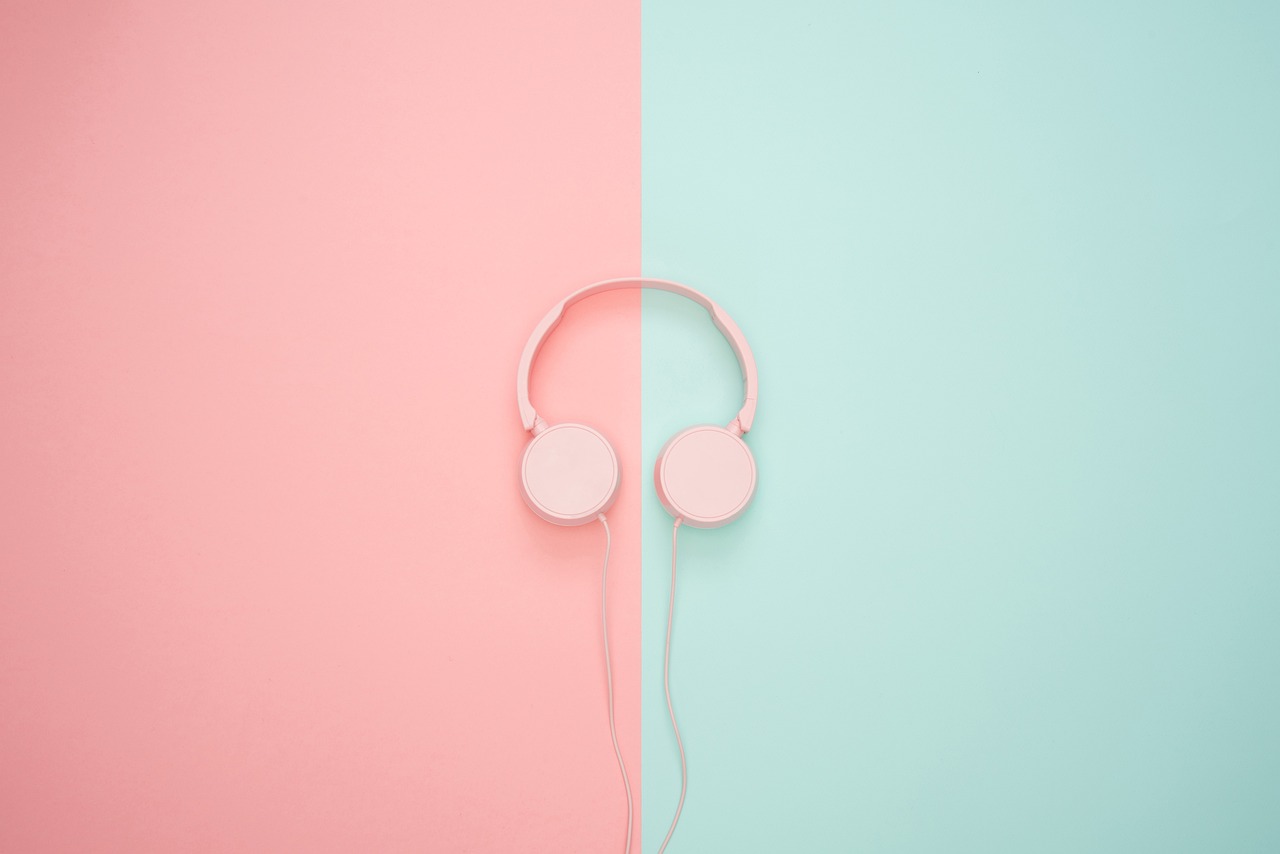 headphones, blue, pink-3435888.jpg